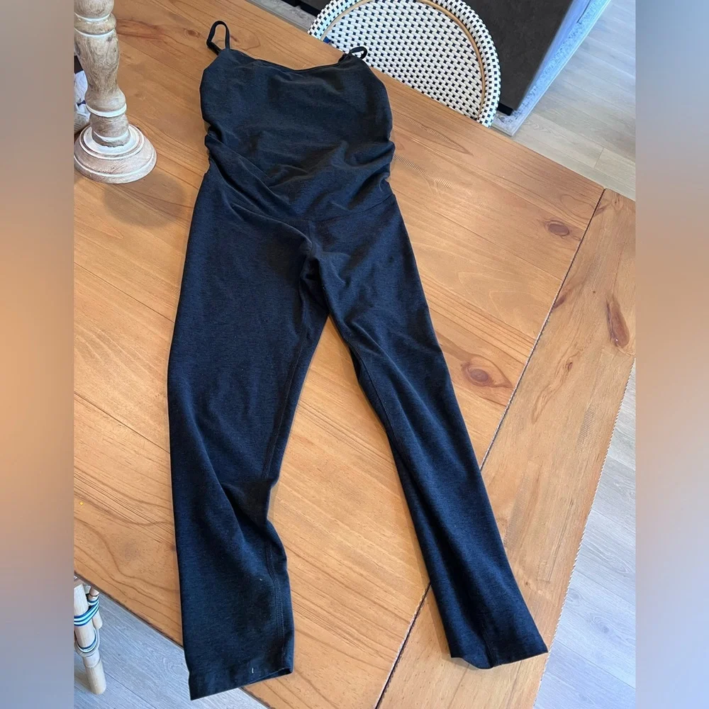 Beyond the Bump Dark Gray Maternity Wear - Picture 2 of 4